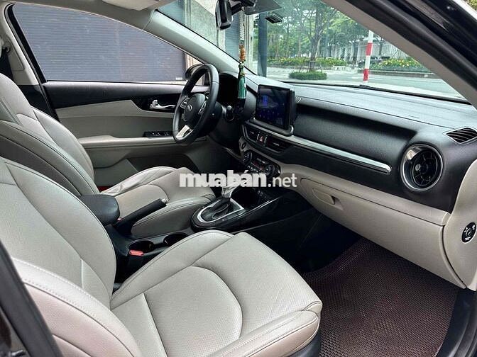 Cần Bán Kia Cerato 2019 1.6 Luxury Đen xe đẹp☎️☎️☎️