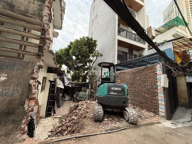 Phố Long Biên – Ô TÔ – Kinh Doanh – 81 M2 – Đất – MT 5 M – Giá 15.5 Tỷ