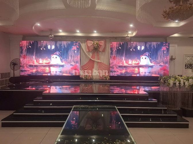 Cho thuê màn hình LED P1-4  kinh doanh 