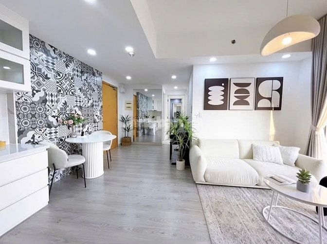 Con trai du học ,bán gấp CH Sổ hồng 56m2 - 2PN,gần Sân Bay, vào ở ngay