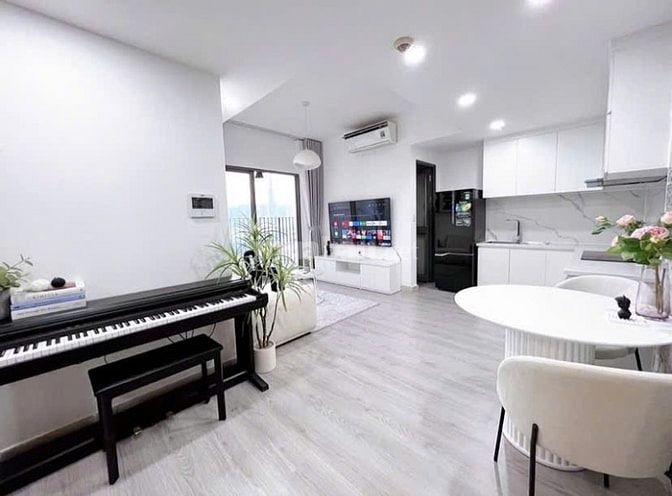 Con trai du học ,bán gấp CH Sổ hồng 56m2 - 2PN,gần Sân Bay, vào ở ngay