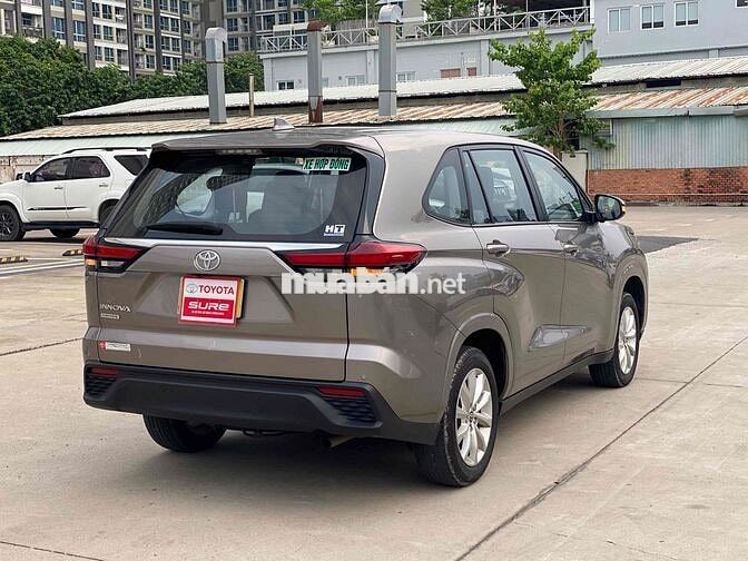 Toyota Innova Cross 2024 2.0V 27.000 km