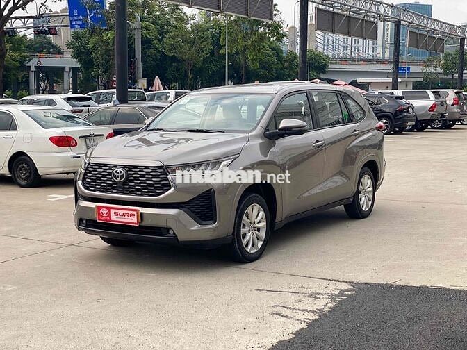 Toyota Innova Cross 2024 2.0V 27.000 km
