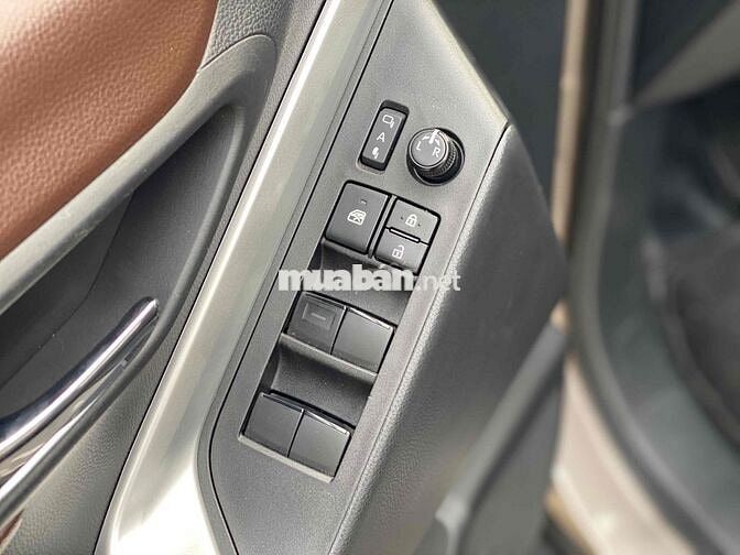 Toyota Innova Cross 2024 2.0V 27.000 km