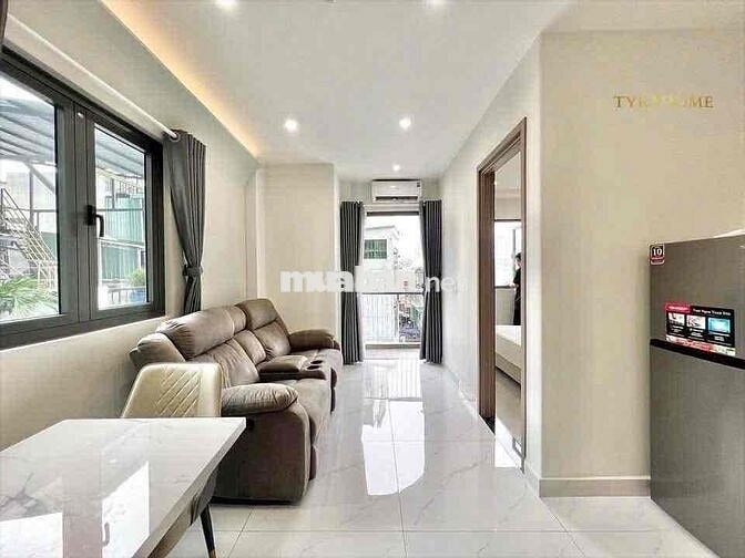 CHO THUÊ CĂN HỘ BAN CÔNG THANG MÁY FULL NỘI THẤT GIÁ RẺ *** T5