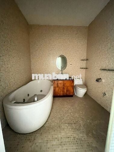 BÁN/ CHO THUÊ nhà mặt tiền hẻm 6M tại Trần Đình Xu, Q.1