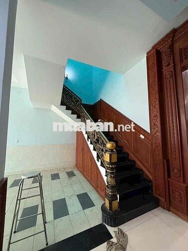 NHÀ ĐẶNG THÚC VỊNH HOOCMOM 600m2 CHỈ 39tr/m2