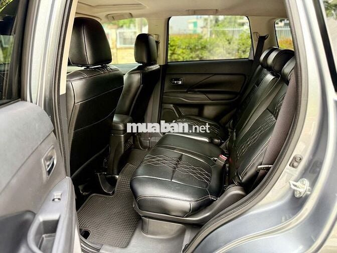 Mitsubishi Outlander 2.4 Premium 2019 cao cấp