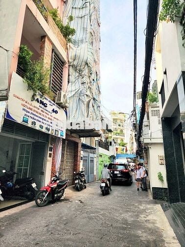 BÁN/ CHO THUÊ nhà mặt tiền hẻm 6M tại Trần Đình Xu, Q.1