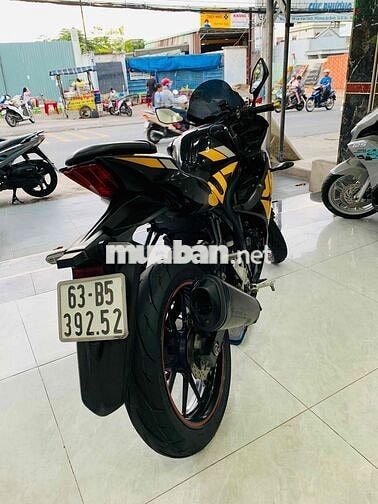 Suzuki GSX R màu Đen