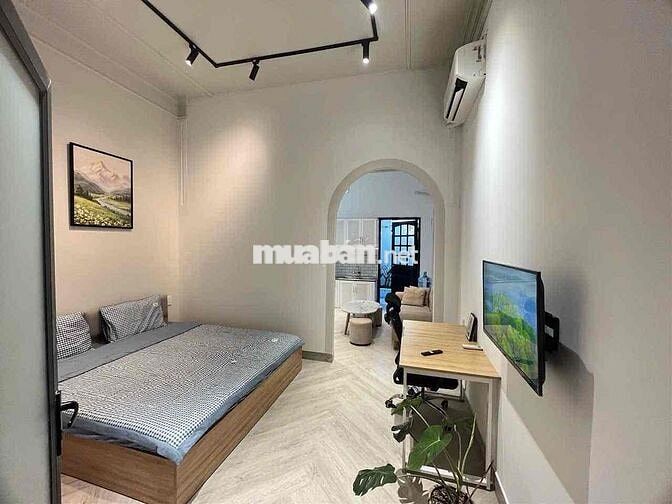 Căn hộ tách bếp có sân sau thoáng mát, ngay kế bên Landmark 81
