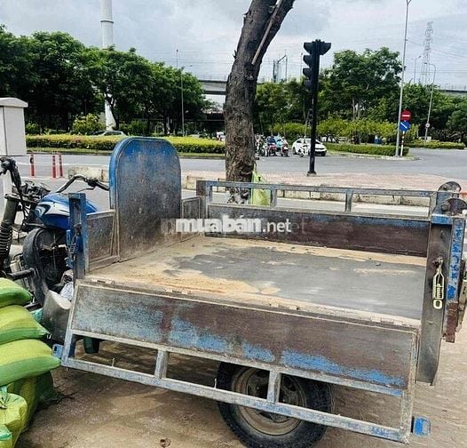 Vật Liệu Hoàng Gia Phát cần tuyển 2 tài xế