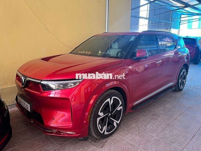 Xe điện VinFast VF9 Plus Đỏ - 1xx (x học sinh)