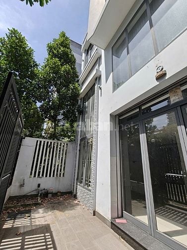 Bán nhà khu Huy Hoàng Thạnh Mỹ Lợi, dt 8x20m, 4 tầng, giá 42,4 tỷ