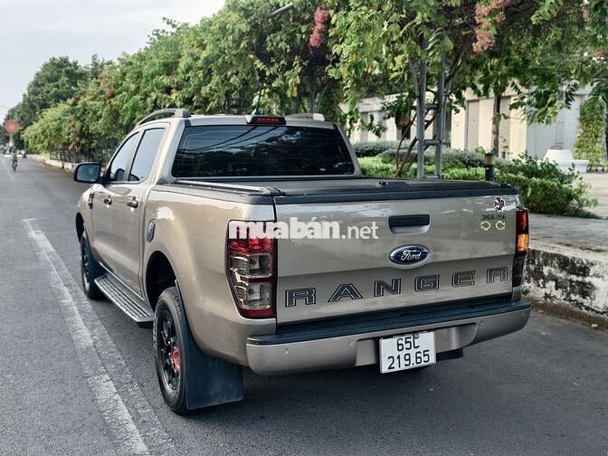 Ford Ranger XLS STD 2022 7 vạn vàng ghi