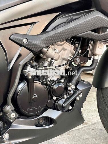 Suzuki GSX-S150 2018 bao kí giấy