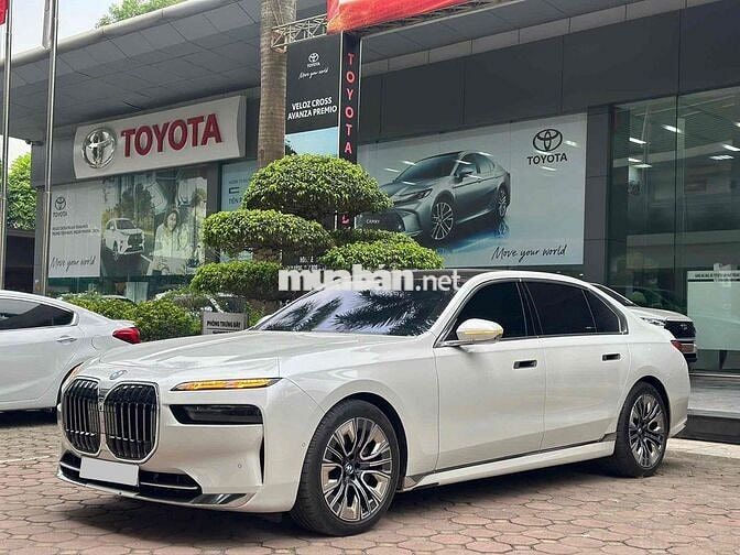 Toyota Hà Đông BMW 740 Pure Excellence 2023 Trắng