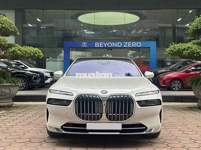 Toyota Hà Đông BMW 740 Pure Excellence 2023 Trắng