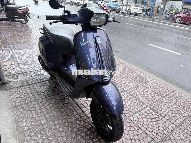 Piaggio Vespa Sprint màu Xanh tím