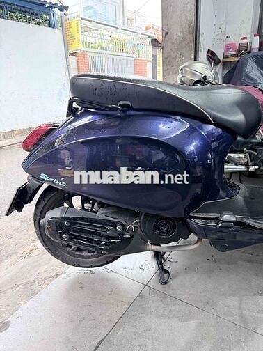 Piaggio Vespa Sprint màu Xanh tím