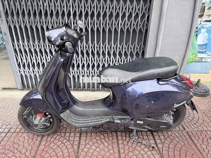 Piaggio Vespa Sprint màu Xanh tím