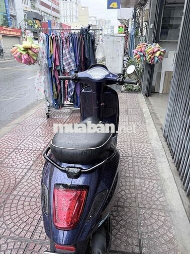 Piaggio Vespa Sprint màu Xanh tím