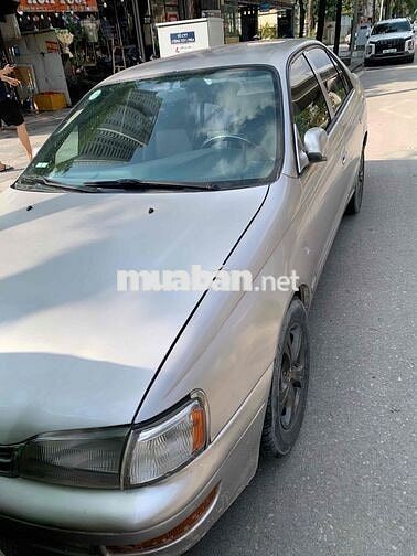 Toyota Corona màu Bạc ánh hồng