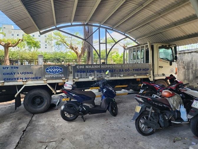 Cần thanh lý 02 xe Hino FC, thùng lửng đời 2017