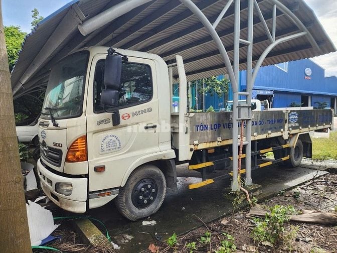 Cần thanh lý 02 xe Hino FC, thùng lửng đời 2017
