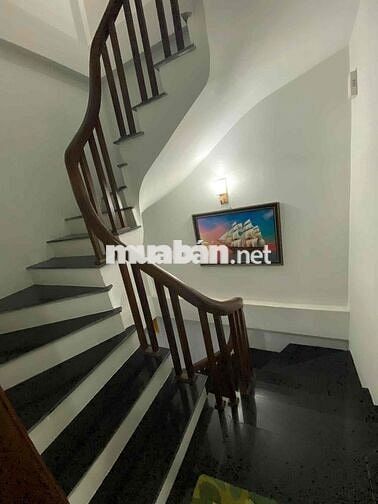 CC bán nhà 38m2 x 5 tầng, full nội thất, ngõ ô tô đỗ cửa