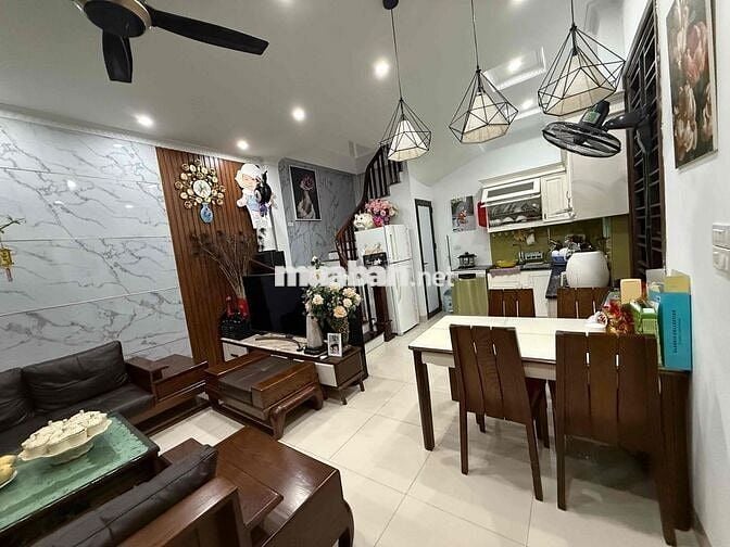 CC bán nhà 38m2 x 5 tầng, full nội thất, ngõ ô tô đỗ cửa