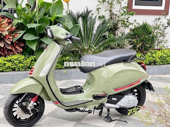 Piaggio Vespa Sprint 2024 Xanh rêu 4000km
