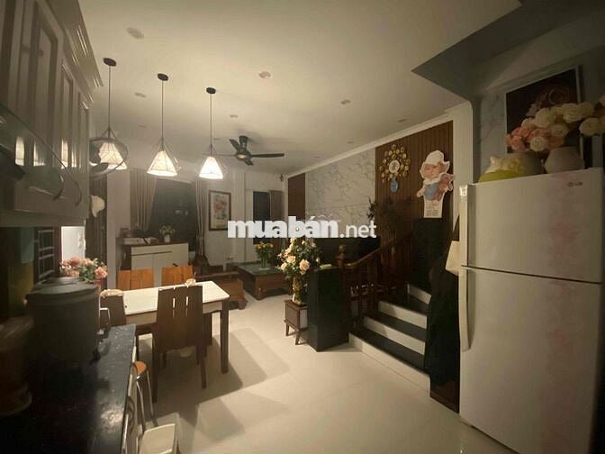 CC bán nhà 38m2 x 5 tầng, full nội thất, ngõ ô tô đỗ cửa