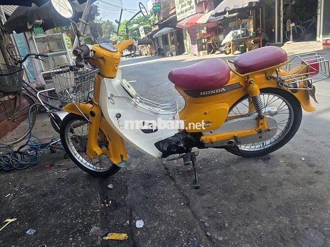 Honda Super Cub màu Vàng
