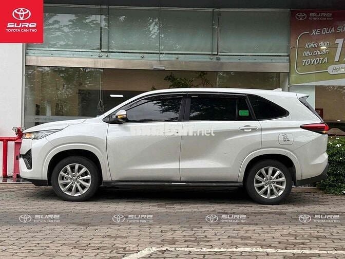 Toyota Innova Cross 2024 CVT 15.000 km siêu mới