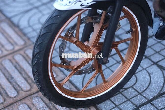Suzuki Raider R150 Đen Tím Trắng