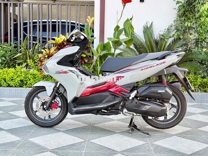 Honda Airblade 125 2024 Xám đỏ