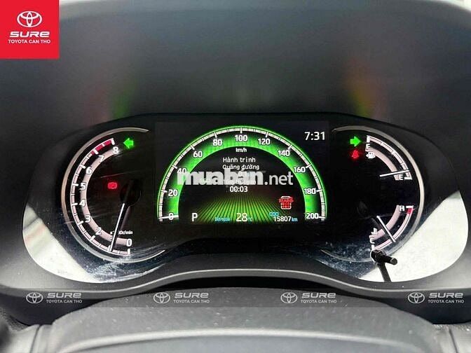 Toyota Innova Cross 2024 CVT 15.000 km siêu mới