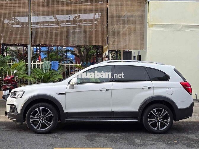 Chevrolet Captiva 2016 2.4 Trắng