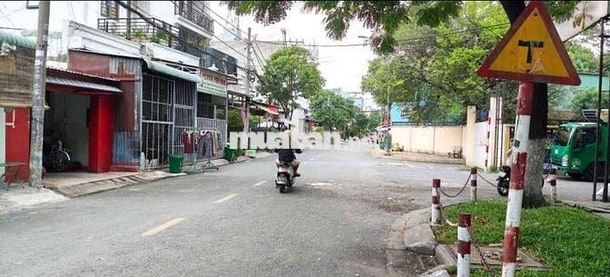 BÁN NHÀ MẶT TIỀN Q12 - KD ĐỈNH - DT KHỦNG - GIÁ RẺ 