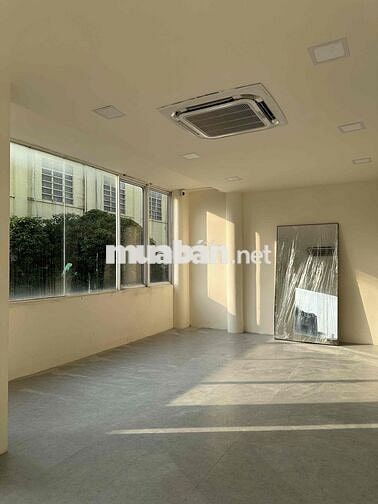 CẦN PASS LẠI MẶT BẰNG TẦNG 2 RỘNG 120m2 (nail spa, shop hoa, studio..)