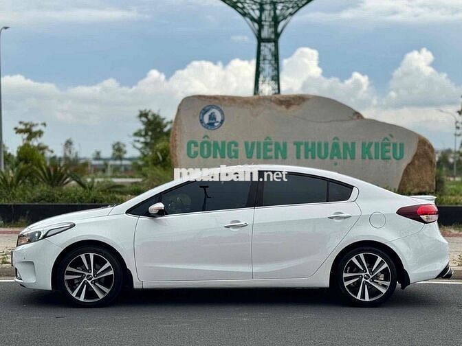 Kia Cerato 2017 2.0AT 90000 km Trắng
