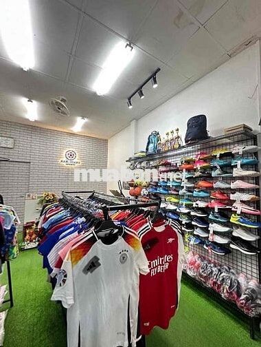 CẦN TUYỂN BÁN SHOP THỂ THAO QUẬN 2 - QUẬN 9