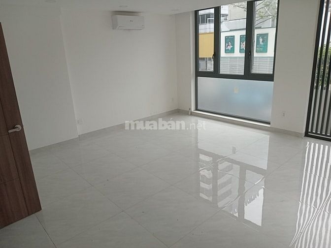 NHÀ MẶT TIỀN Nguyễn Thị MINH KHAI QUẬN 3,SÁT Ngã TƯ CMT8-NTMK NGAY Q1