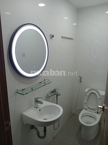 NHÀ MẶT TIỀN Nguyễn Thị MINH KHAI QUẬN 3,SÁT Ngã TƯ CMT8-NTMK NGAY Q1