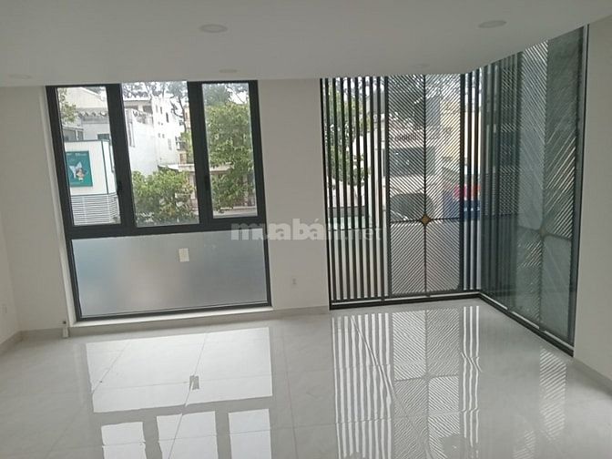 NHÀ MẶT TIỀN Nguyễn Thị MINH KHAI QUẬN 3,SÁT Ngã TƯ CMT8-NTMK NGAY Q1