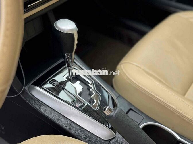 Toyota Altis 1.8E 2020