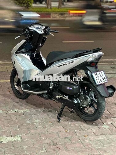 * Airblade 125 2015 Bạc dọn mới 100% - 9 chủ ký