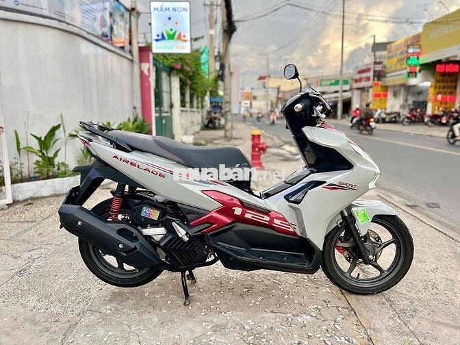 Honda Airblade 125 2024 Xám xi măng 4 val
