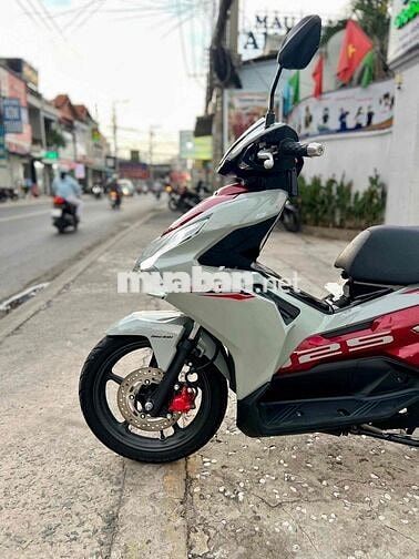 Honda Airblade 125 2024 Xám xi măng 4 val